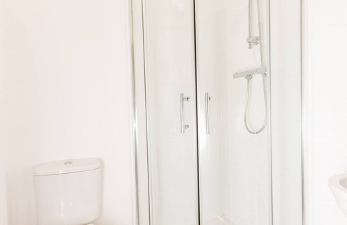 Oldham Bed & Breakfast | Suite 2: Comfy Spot in Oldham Sociable House