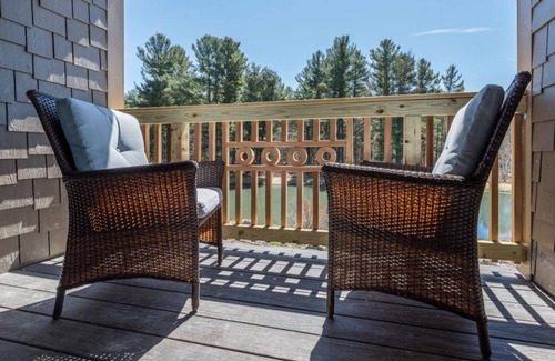 Glendale House | Suite 2 - Quiet and private accommodations in a country setting.