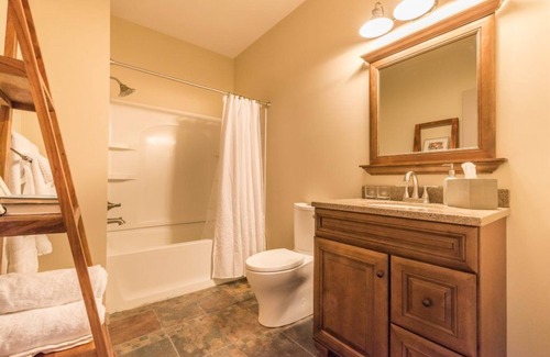 Glendale House | Suite 2 - Quiet and private accommodations in a country setting.