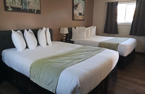 Helena Apartment | Suite 30 - Double Queen Corner Suite