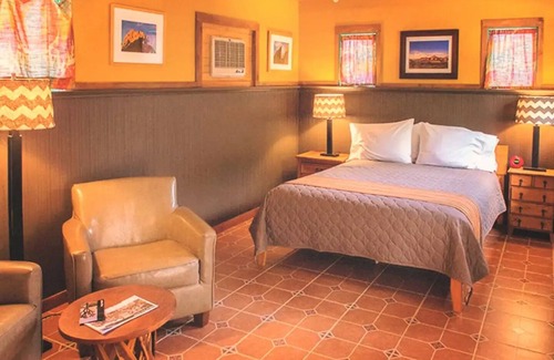 Joshua Tree Bed & Breakfast | Suite 4 - The Western Nomad