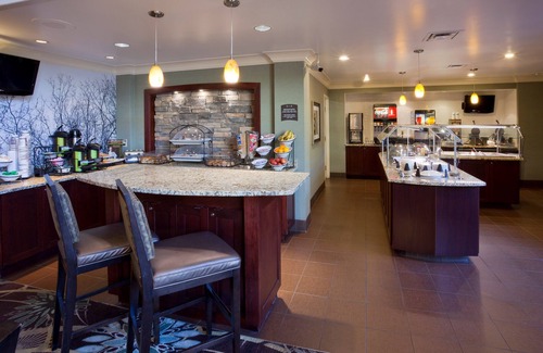 Eagan Condo | Suite 5 Mins to Mall of America w/24 Hour Gym !