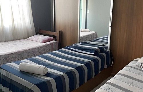 Ipiranga Apartment | Suite 6 · Suíte Confortável 3 Camas Solteiro VI