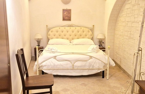 Grottaglie House | Suite 65 in the heart of Grottaglie's historic center