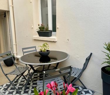 Chateauneuf-du-Faou Apartment | Suite Ar Menez Du