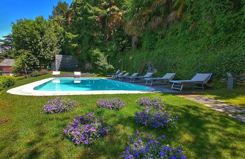 Riva Apartment | Suite "Arborella" at 2 steps from the lake - Resort with lounge bar, swimming pool and beach