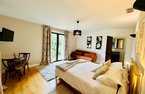 Laujuzan Apartment | Suite Armagnac, relaxing gite near Nogaro