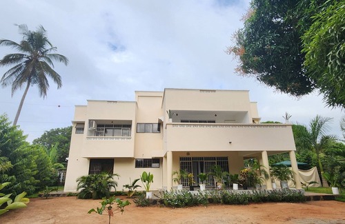 Ukunda Apartment | Suite at Salaam Green Homestays Diani