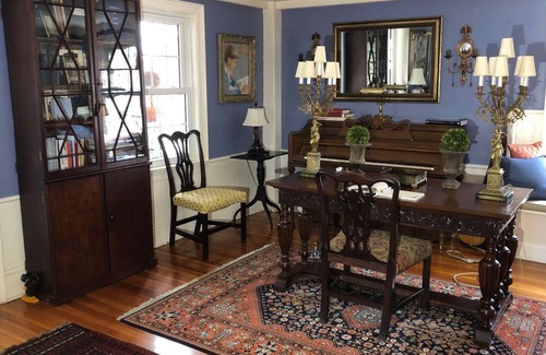 Marion Bed & Breakfast | Suite at Silvershell Inn