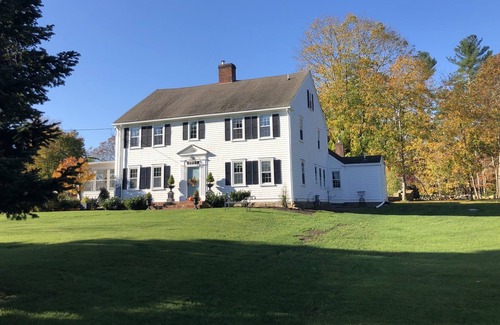 Marion Bed & Breakfast | Suite at Silvershell Inn