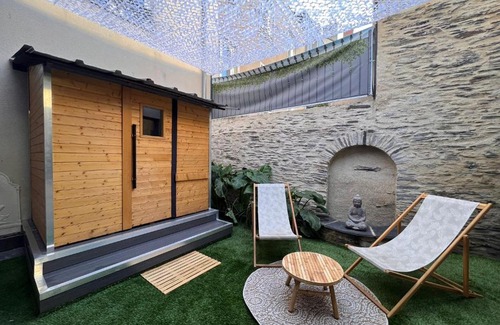 Downtown Angers Bed & Breakfast | Suite Bali Les Petits Plaisirs