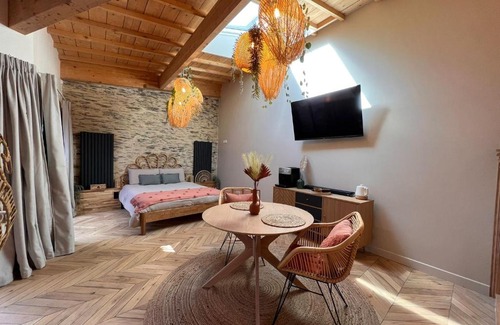 Downtown Angers Bed & Breakfast | Suite Bali Les Petits Plaisirs