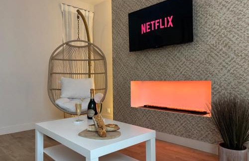 Saint-Aubin-d'Aubigne Apartment | Suite Banjar-Luxe,Balnéo & Sauna