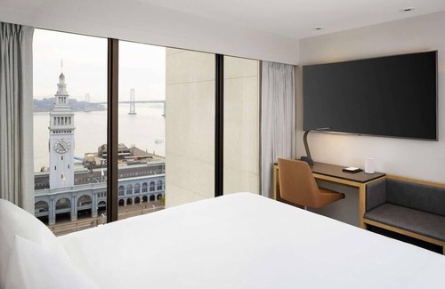 Financial District House | Suite + Connecting Room at a 4⭐️ Hotel