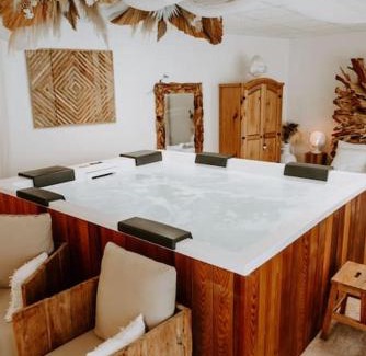 Tubize Apartment | Suite de charme avec jacuzzi et cabine infrarouge
