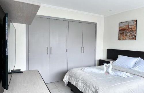 Las Penas Apartment | Suite elegante con piscina y jacuzzi - RiverFront 2