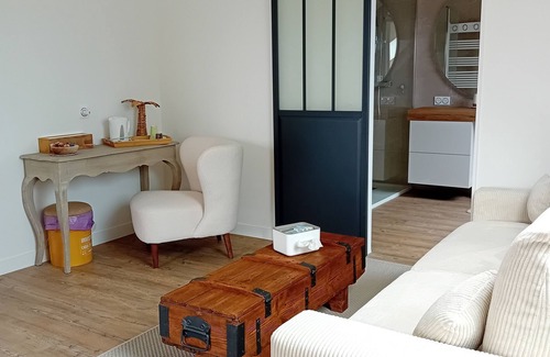 Saint-Come-du-Mont Bed & Breakfast | Suite Familiale Spacieuse vue sur Plan D'eau et sur les Hauteurs des Marais