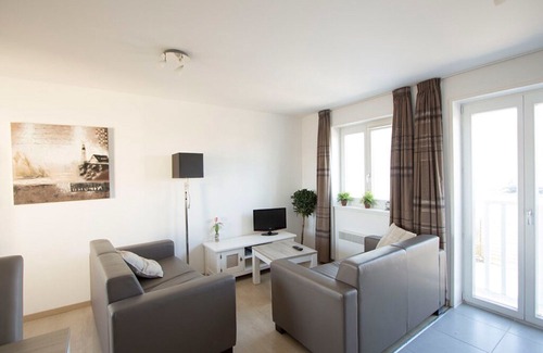 Oye-Plage Apartment | Suite for 6 people - Two Bedroom Apartment, Sleeps 6