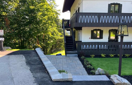 Mont-Tremblant Apartment | Suite front view on lake tremblant &mountain