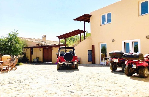 Tarraula Apartment | "suite Galago" very quiet location, yet only 10 minutes from the beach.