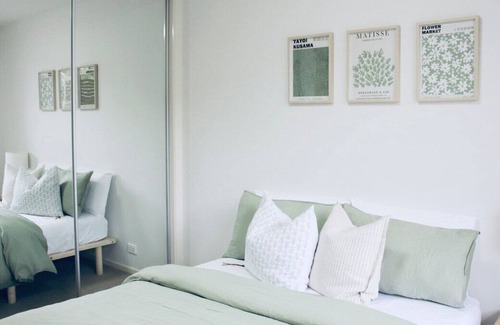 Queanbeyan East Apartment | Suite Harlow · Stunning Apartment Close to Canberra