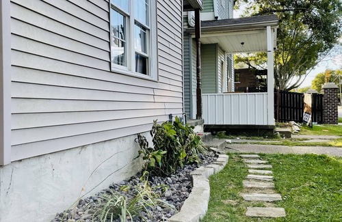 Evansville Apartment | Suite Home Indiana #3 | KING 1BD/1BA Apartment
