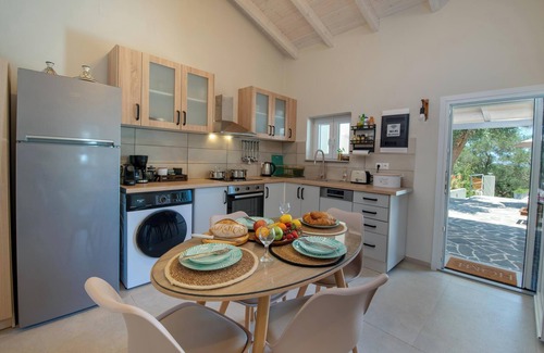 Gaios Villa | Suite Home Villa nYour Paxos Paradise – Pool, Garden, Beaches Just Steps Away
