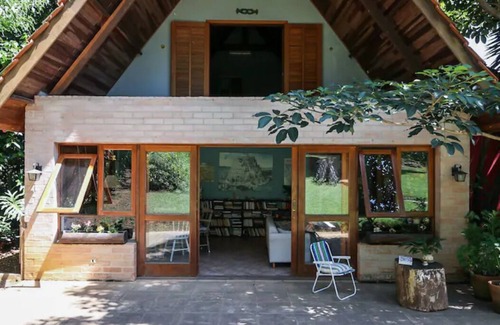 Sao Paulo Ski Chalet | Suite in a chalet on the dam