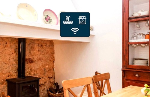 Loule Bed & Breakfast | Suite in farmhouse with pool in Salir, by iZiBookings