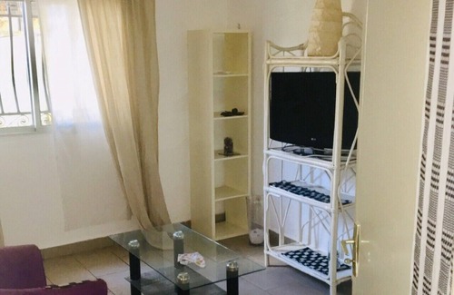 Conakry Bed & Breakfast | Suite in guest house