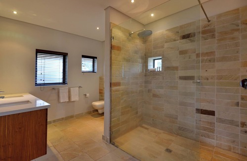 Stellenbosch Cabin | Suite - Ladybird