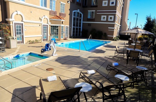 Milpitas Condo | Suite near Downtown San Jose | Outdoor Pool + FREE Shuttle