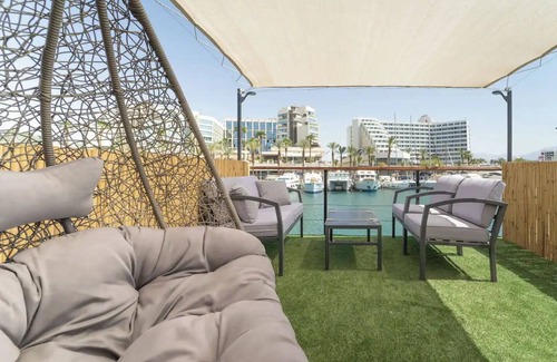 Negev Desert Boat Rental | Suite on the Water + Sailing