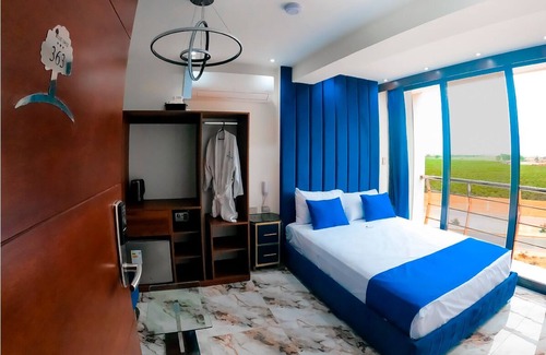 Chancay House | Suite Con Jacuzzi y Balcón by BlueThree Hotel 3✨️ a 7 min de la Plaza de Chancay