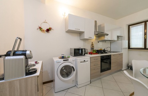 Barbarano Apartment | Suite Perla Salò Terrace 100m from Lake, Salò, Italy