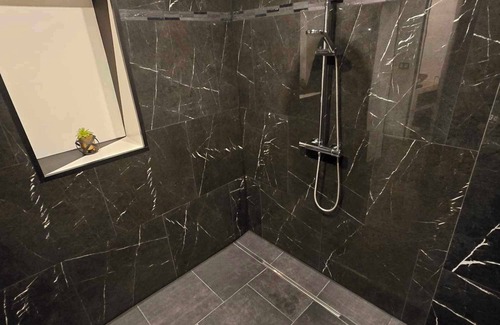 Flemalle Apartment | Suite Pour Amoureux Avec Jacuzzi Pour une Nuit Unique Hors du Quotidien