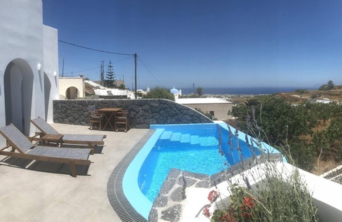 Vothon Apartment | Suite Private Pool Arethousa