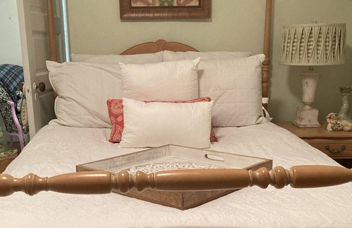 Haverford Cottage | Suite rental in “cottage like” home