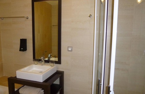 Belleville-sur-Loire Hotel | SUITE room Dee Dee BRIDGEWATER