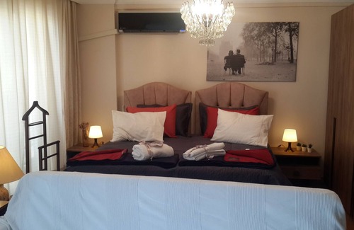 Moda House | Suite room. In the elite district of Kadikoy.