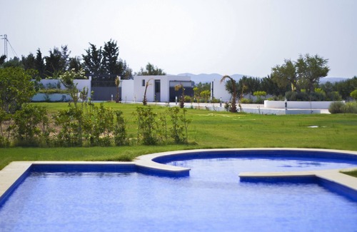 Yasmine Villa | Suite S + 3 on the ground floor, new and furnished with terrace and private pool