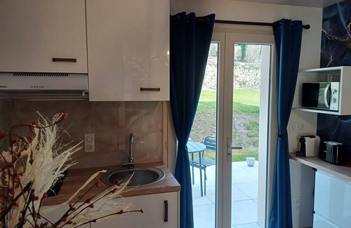 Bligny sur Ouche Apartment | Suite SAPHIR with private spa and pool- Bélénos Suites et Spa