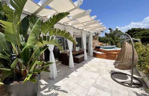 Porto Pino Apartment | Suite Villa Aquamarina with Private Jacuzzi