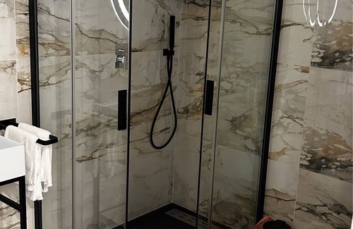 Pulsano Bed & Breakfast | Suite Visconti – Romantic Spa Suite with Private Whirlpool in Pulsano Old Town