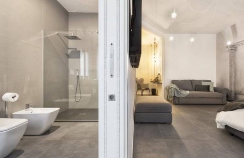 Voghera Apartment | Suite Vogue Sforza