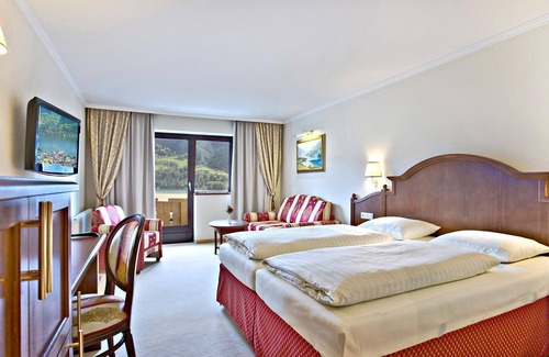Zell am See Hotel | Suite with balcony to the town and lake - Hotel Berner