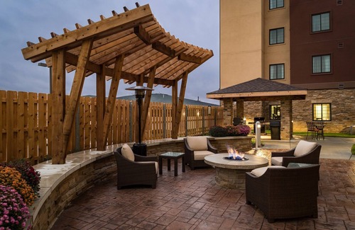 West Omaha Condo | Suite with Pool | Business Essentials
