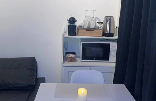 Jemeppe-sur-Meuse Apartment | Suite With Private Jacuzzi