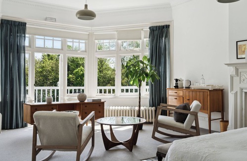 Bray on Thames Hotel | Suite with River View at River Arts Club Hotel