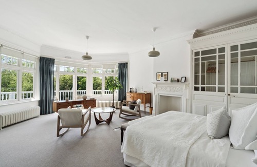 Bray on Thames Hotel | Suite with River View at River Arts Club Hotel